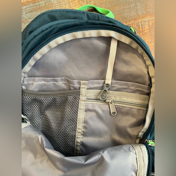 camelbak daystar 18 backpack EUC - Picture 7 of 10